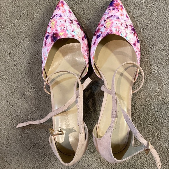 [SOLD] BNWT Floral Pink Pointy Heels - Picture 5 of 9